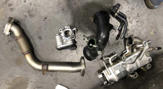 Remove the EGR cooler and EGR pipe
